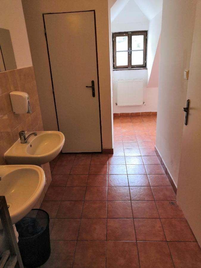 Hostel Skautsky Dom Banská Štiavnica المظهر الخارجي الصورة
